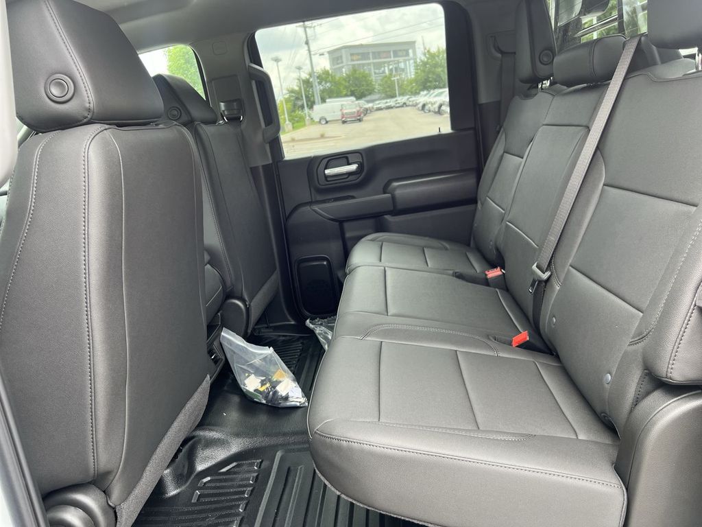 2025 GMC Sierra 3500HD Pro - Photo 11