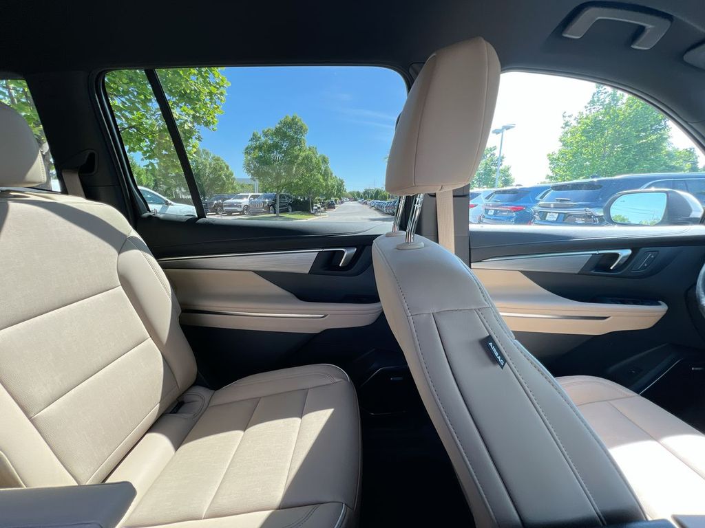 2026 Buick Enclave Preferred - Photo 13