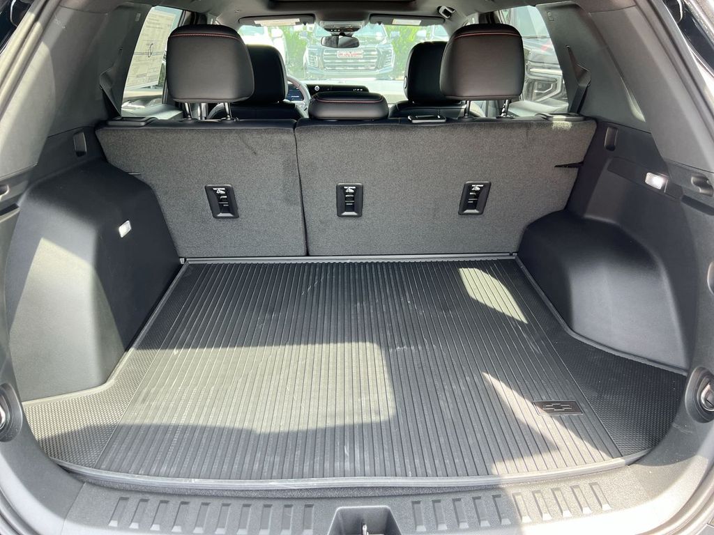 2027 Chevrolet Equinox RS - Photo 16