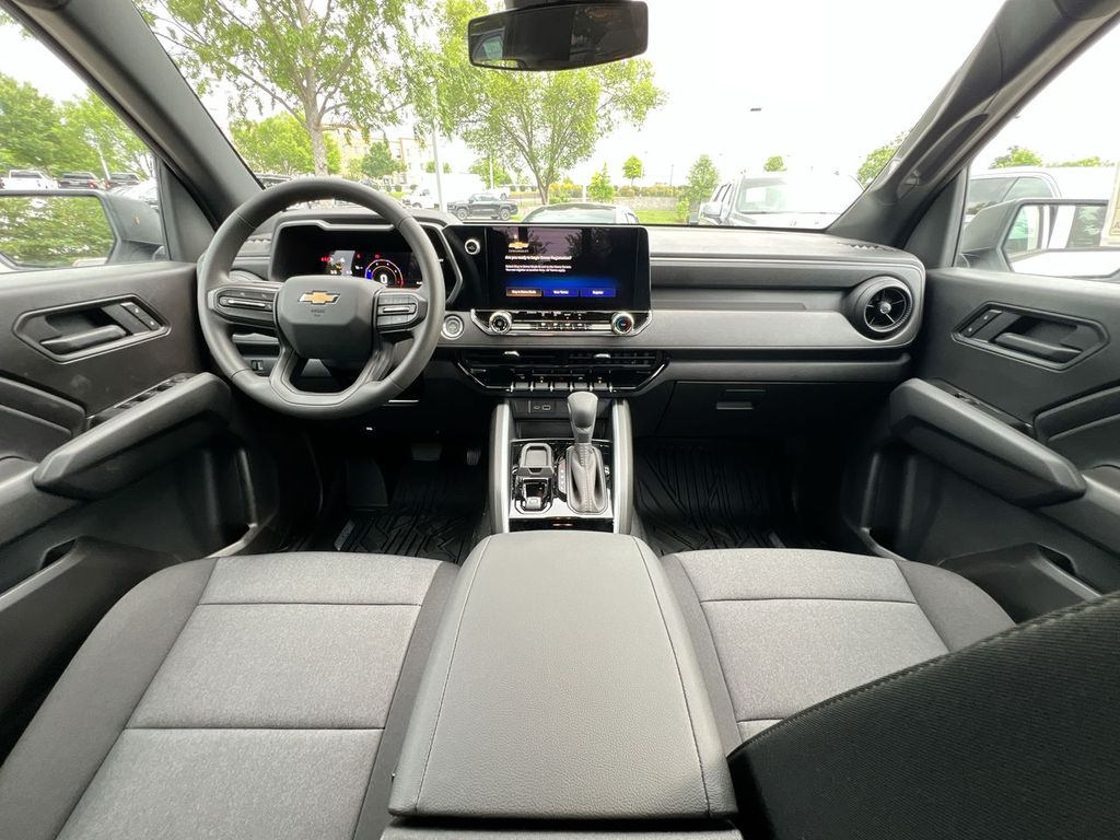 2026 Chevrolet Colorado Work Truck - Photo 10