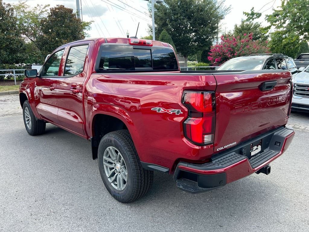 2026 Chevrolet Colorado LT photo 2