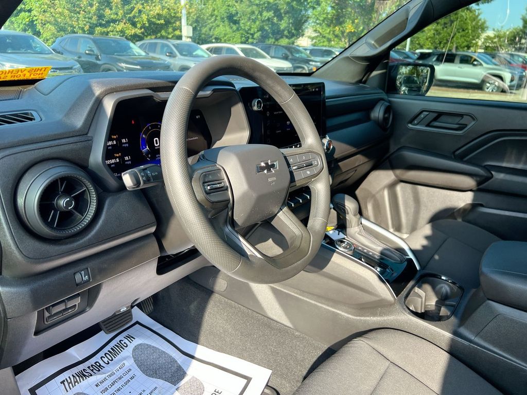 2025 Chevrolet Colorado Trail Boss - Photo 16