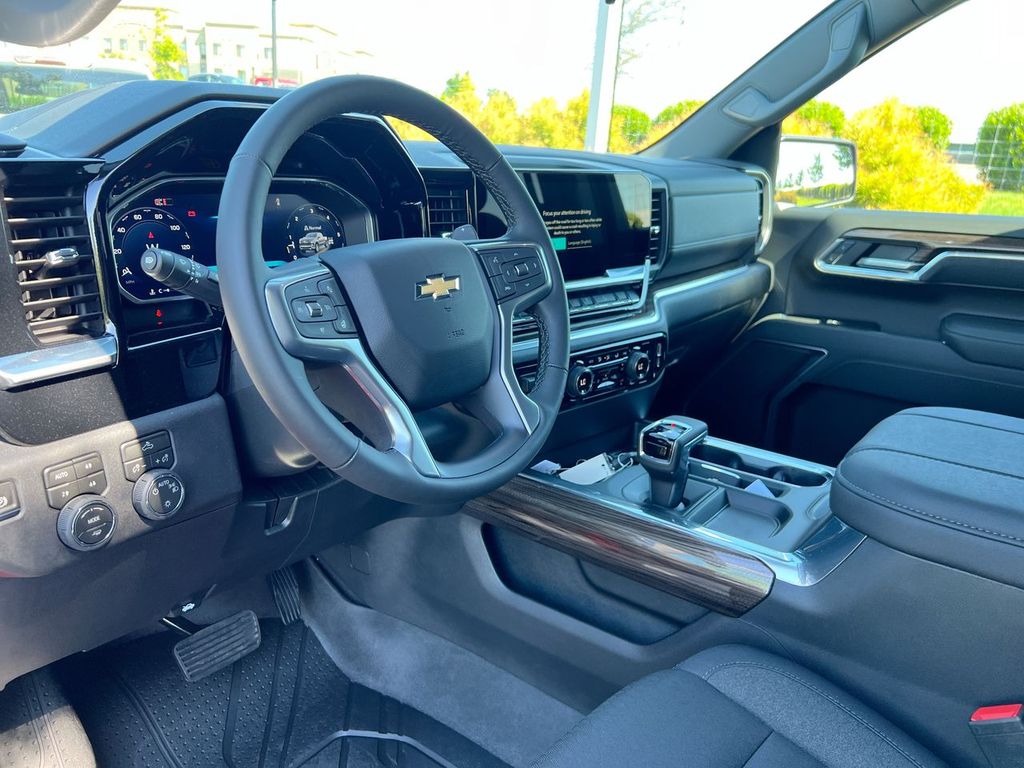2026 Chevrolet Silverado 1500 LT - Photo 17