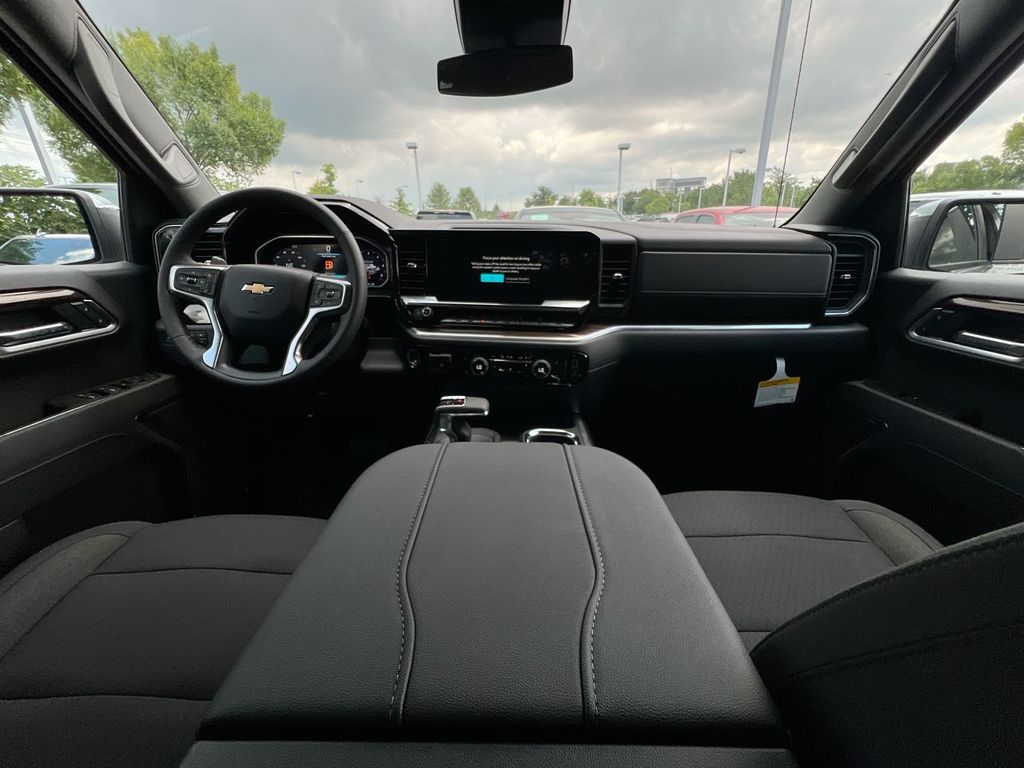2026 Chevrolet Silverado 1500 LT - Photo 10