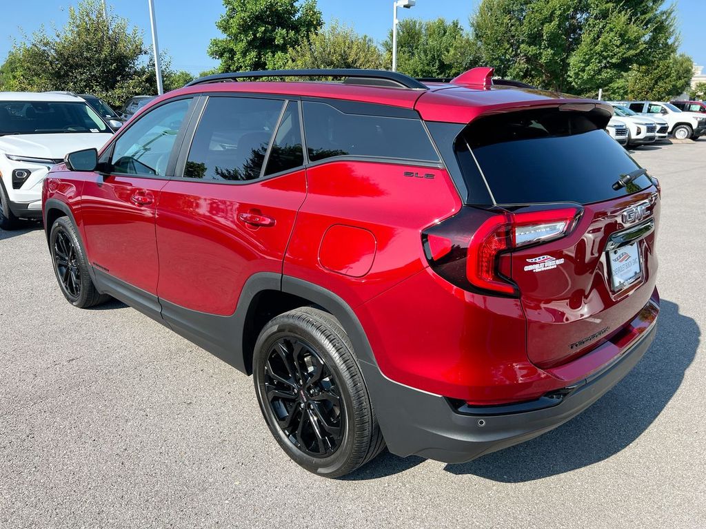 2022 Gmc Terrain SLE photo 2