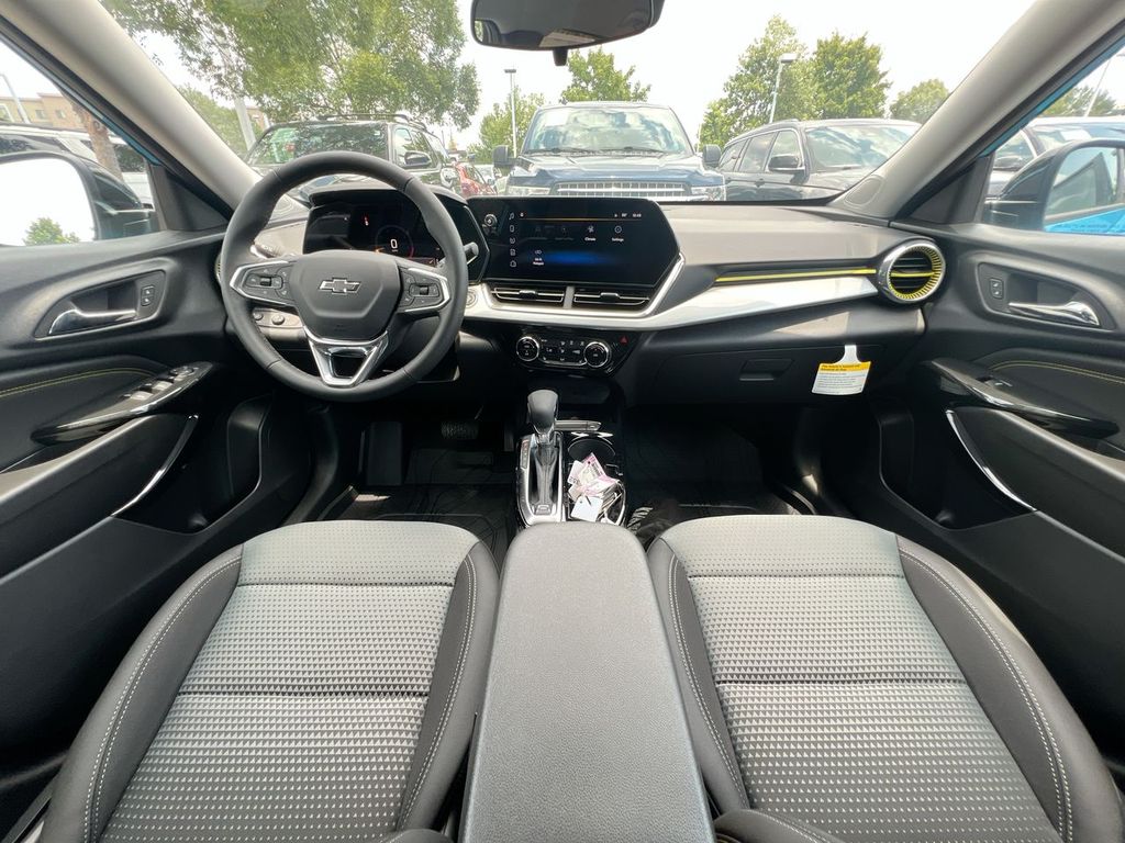 2026 Chevrolet Trax LT - Photo 10