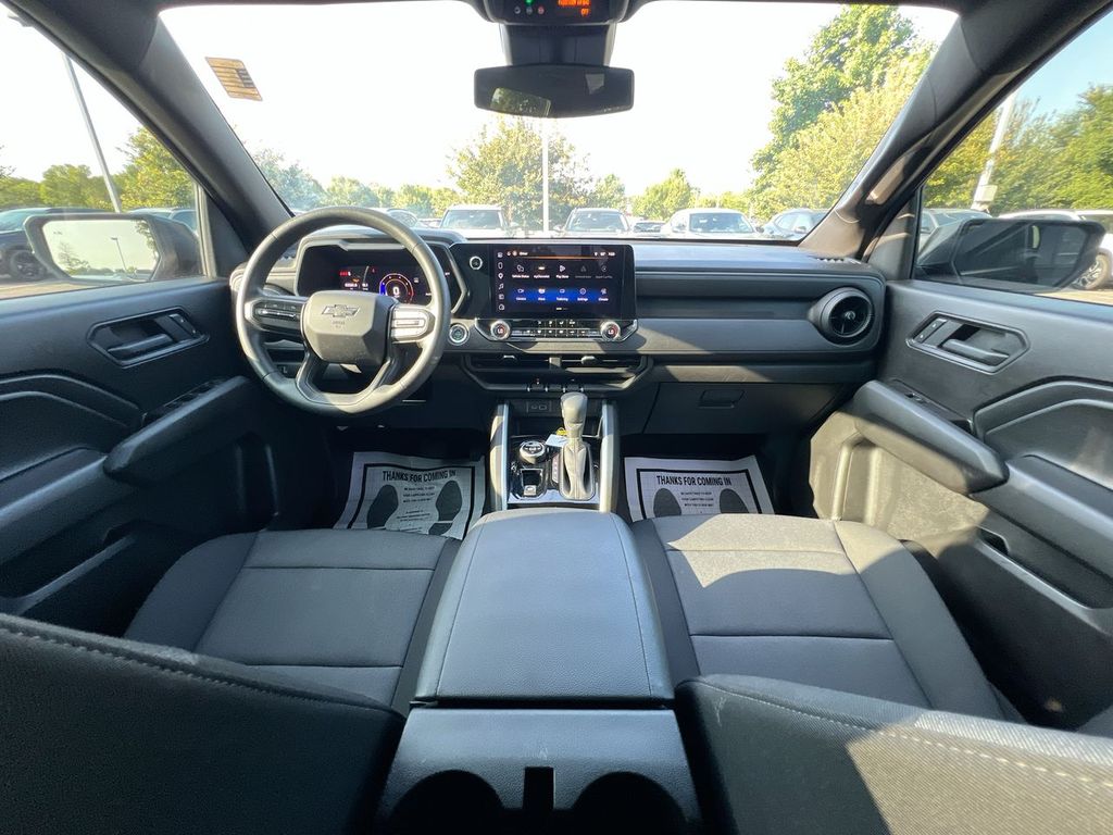 2025 Chevrolet Colorado Trail Boss - Photo 9