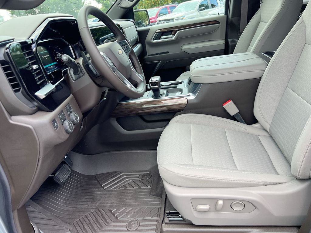 2026 Chevrolet Silverado 1500 LT - Photo 14