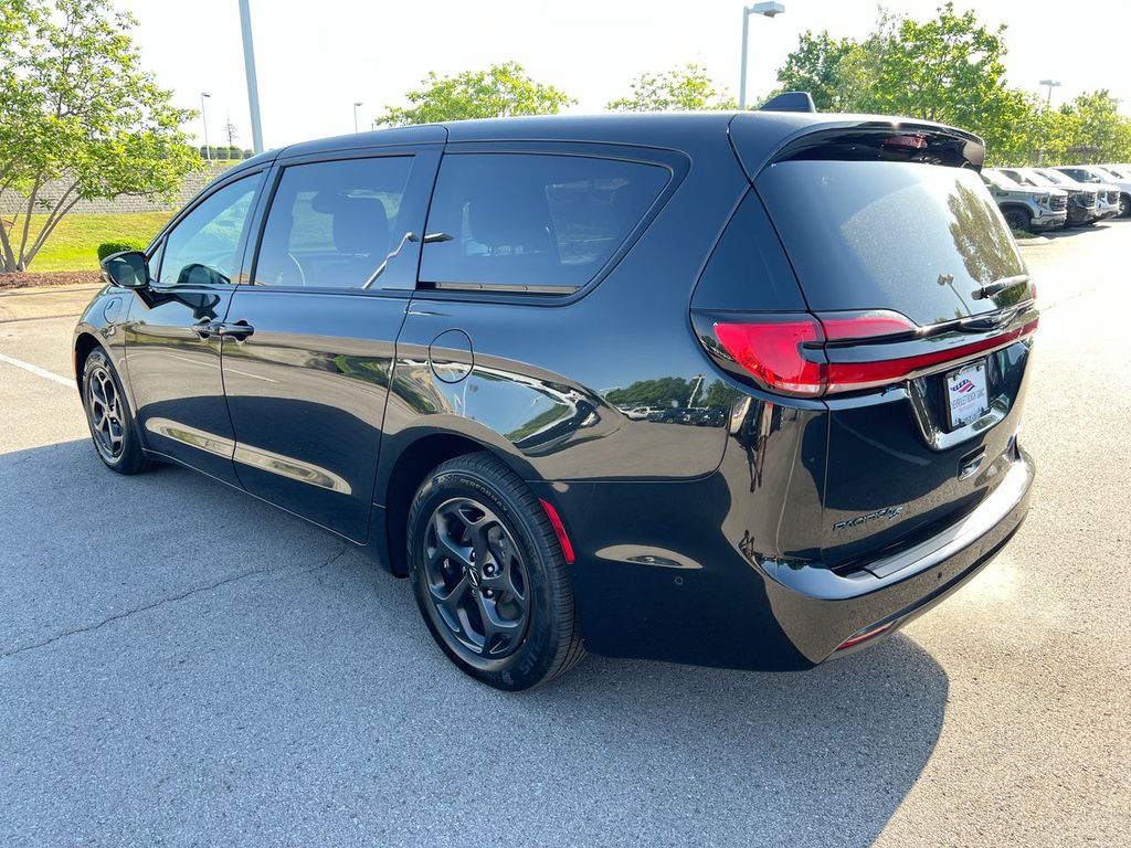 2022 Chrysler Pacifica Hybrid