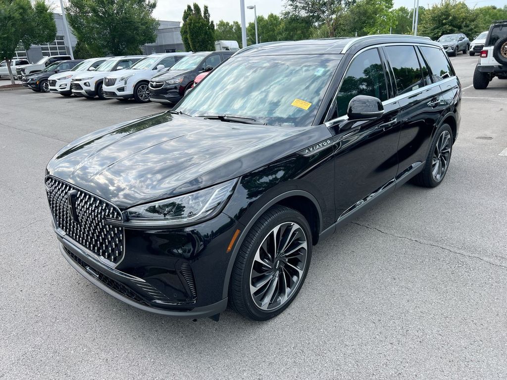 2025 Lincoln Aviator Reserve AWD's photo