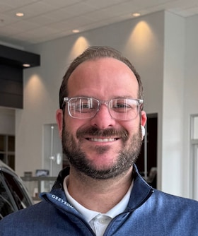 Staff member Stuart Ogg from ID_3bf66497ea02