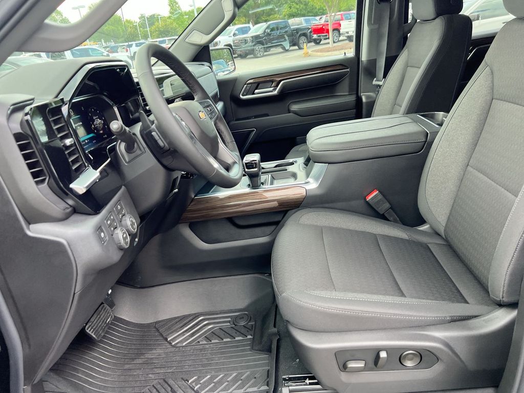 2026 Chevrolet Silverado 1500 LT - Photo 14