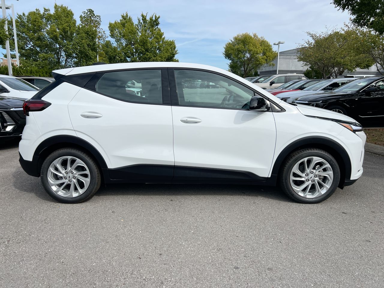 2027 Chevrolet Bolt LT - Photo 7