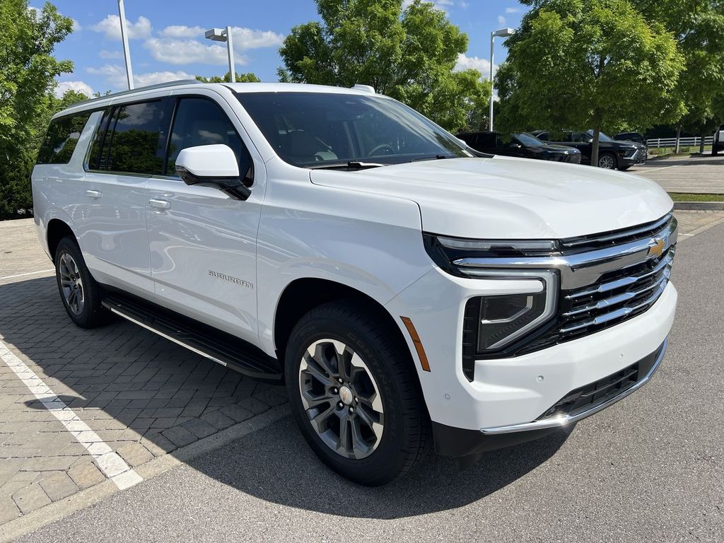 2025 Chevrolet Suburban LT