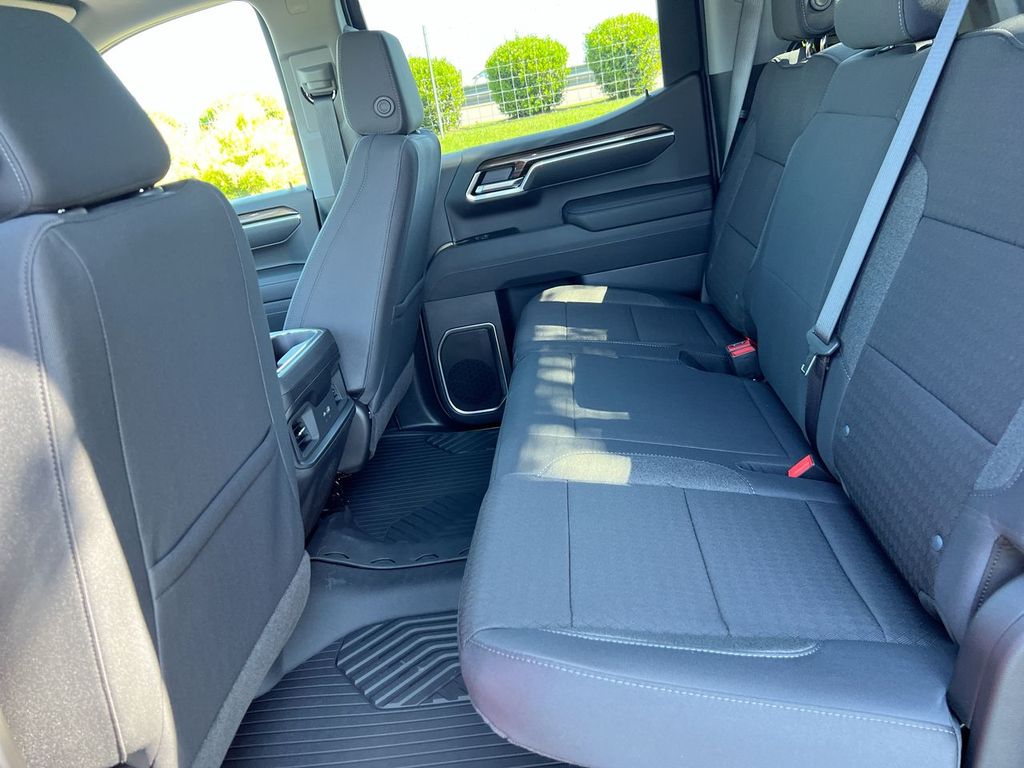 2026 Chevrolet Silverado 1500 LT - Photo 15