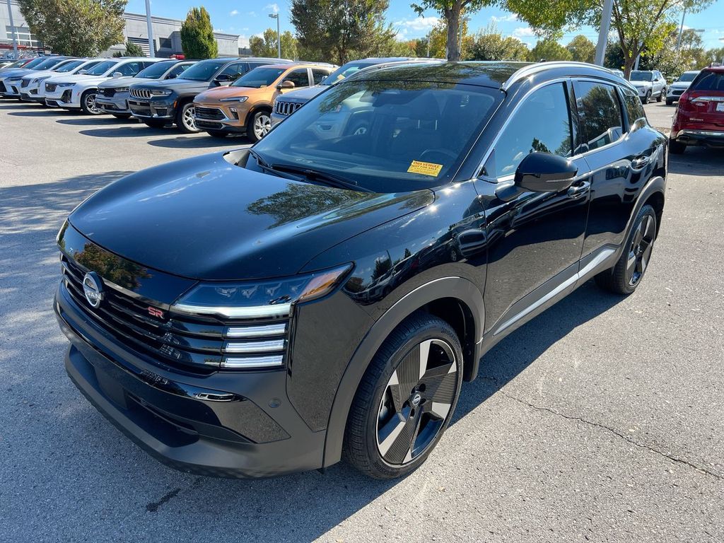 2025 Nissan Kicks SR