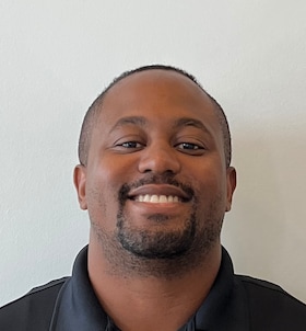 Staff member Mauricio Wallace from ID_3bf66497ea02