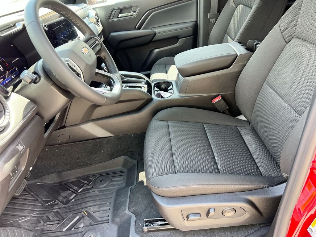 2026 Chevrolet Colorado LT - Photo 14