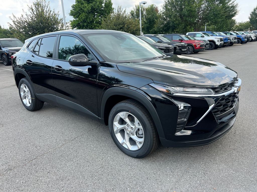 2026 Chevrolet Trax LS - Photo 6