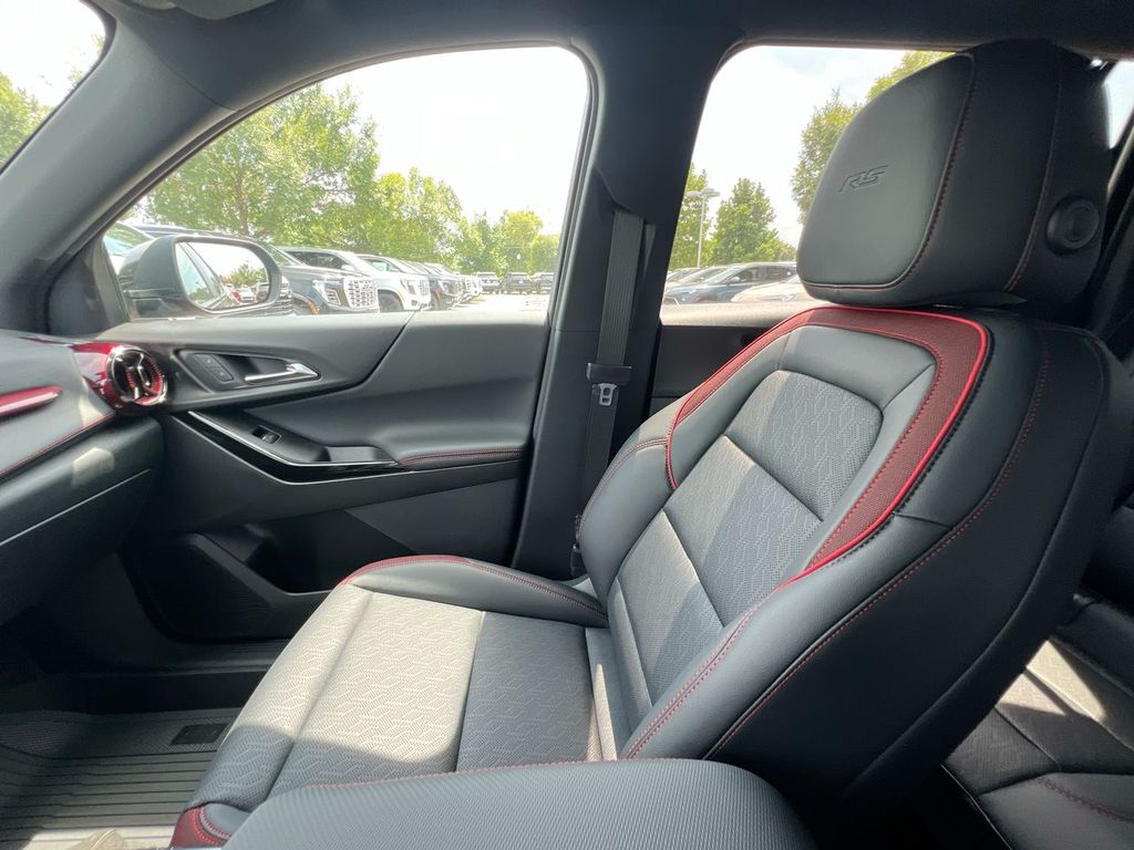 2027 Chevrolet Equinox RS - Photo 11