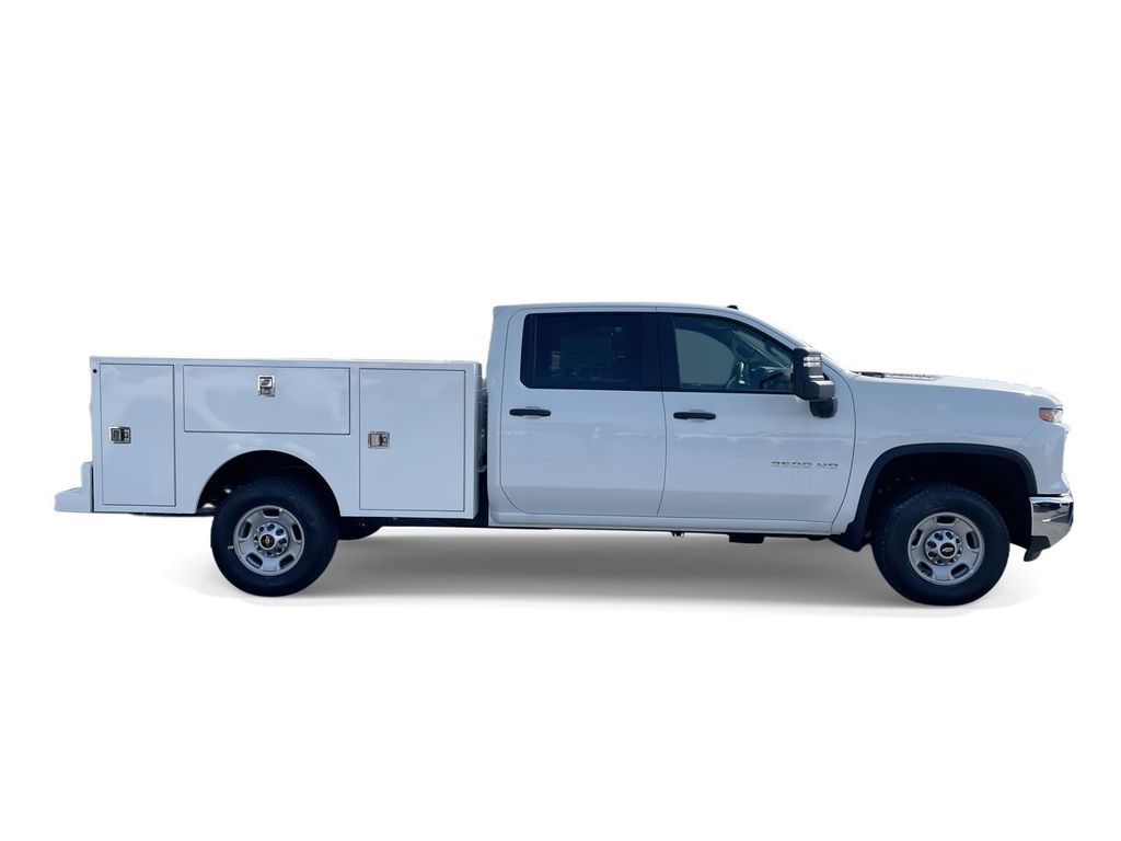 2024 Chevrolet Silverado 2500HD photo 2