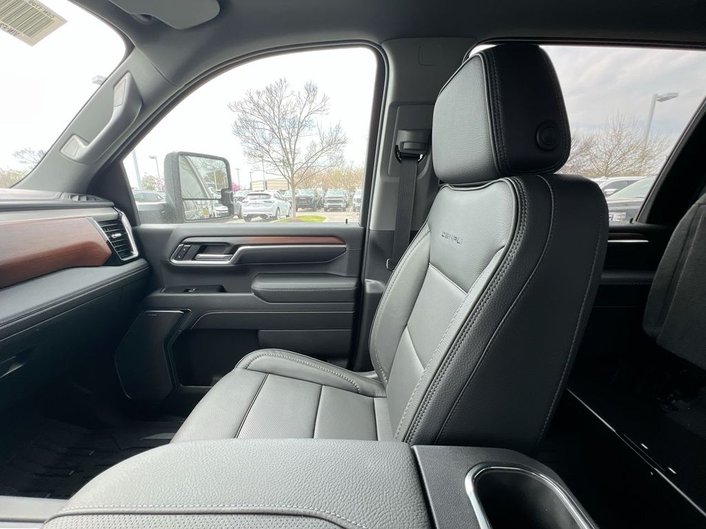 2026 GMC Sierra 2500HD Denali - Photo 11