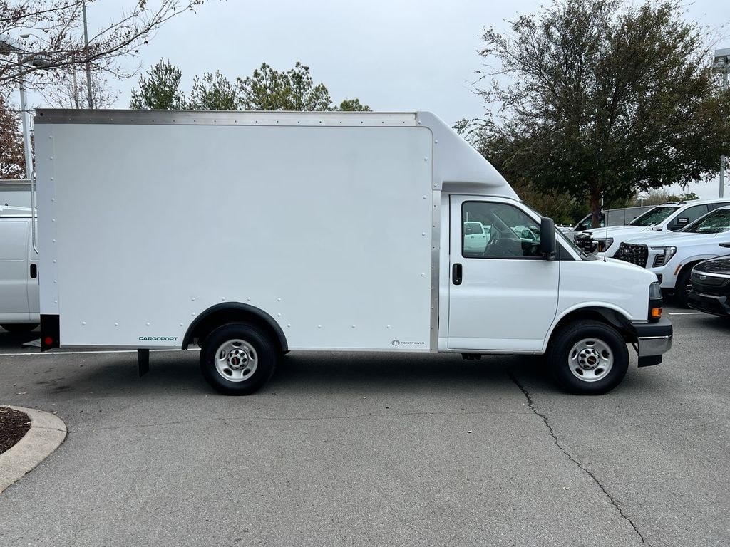 New 2025 GMC Savana Cutaway 3500 1WT Cutaway Van