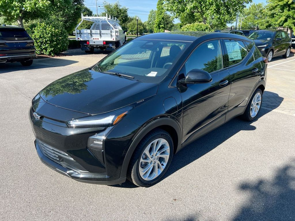 2027 Chevrolet Bolt EV LT Auto's photo