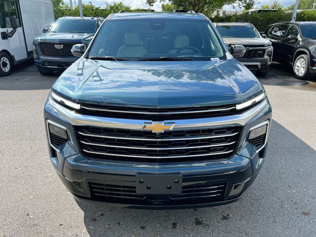 2026 Chevrolet Traverse High Country photo 3