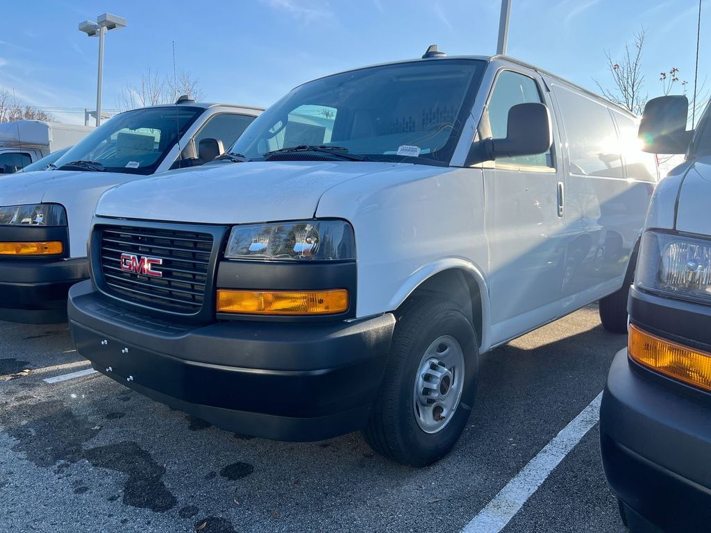 2025 GMC Savana Cargo Work Van's photo