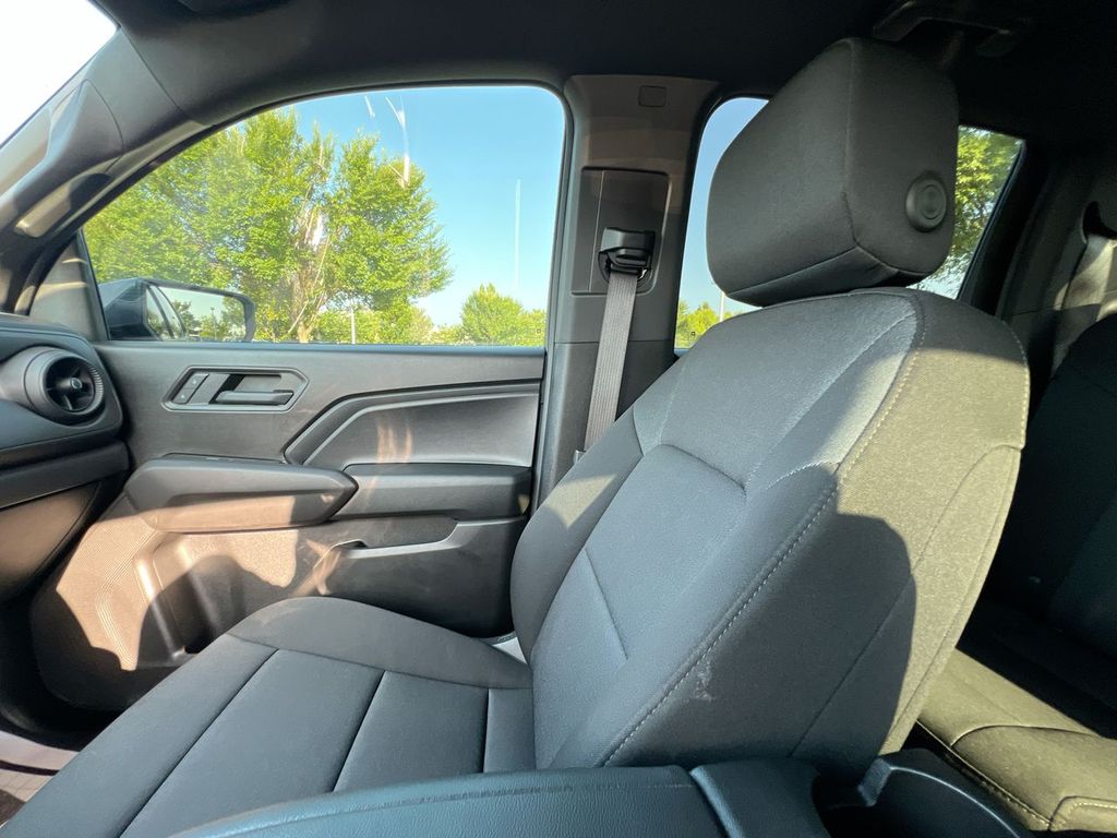 2025 Chevrolet Colorado Trail Boss - Photo 10