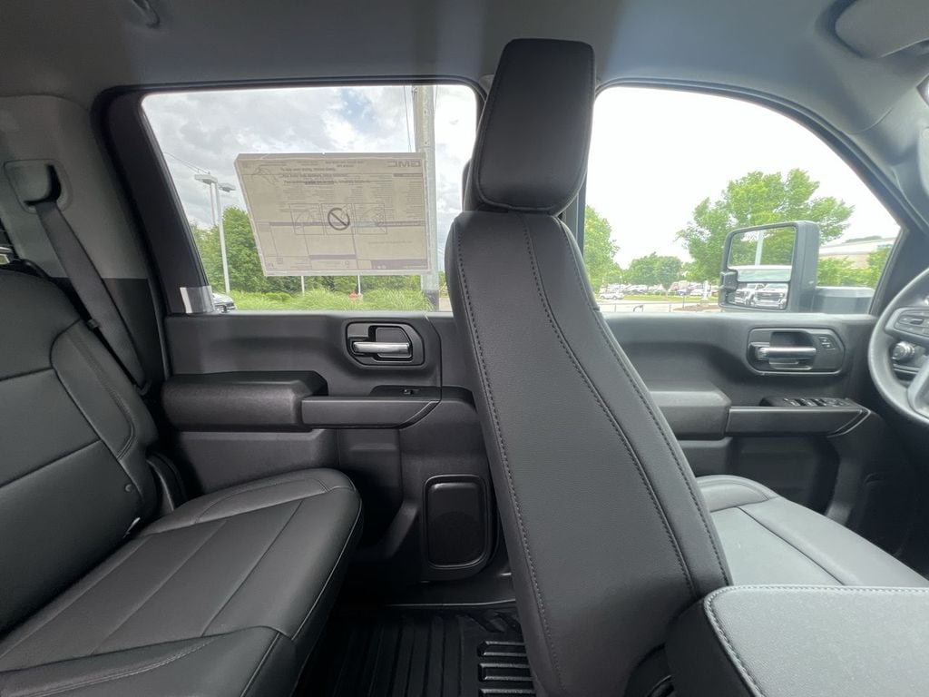 2025 GMC Sierra 3500HD Pro - Photo 9
