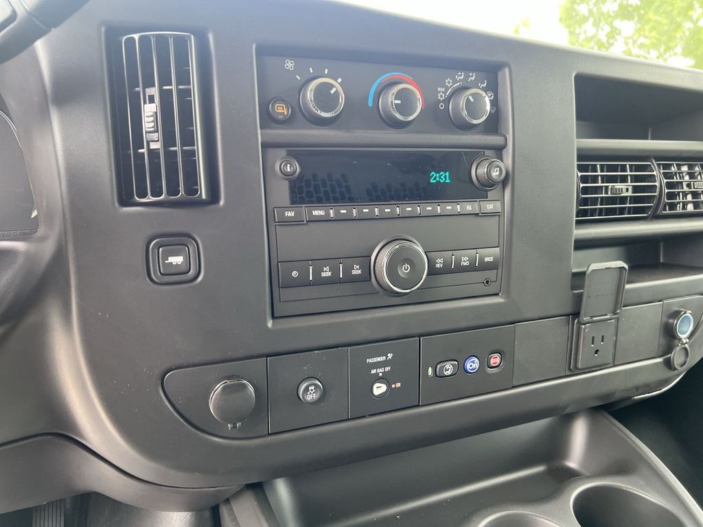 2025 Chevrolet Express Cargo Work Van - Photo 15