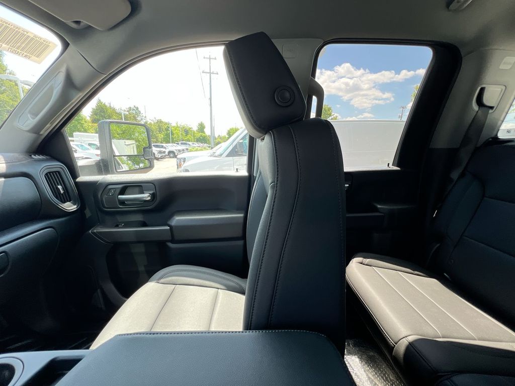 2026 GMC Sierra 2500HD Pro - Photo 11