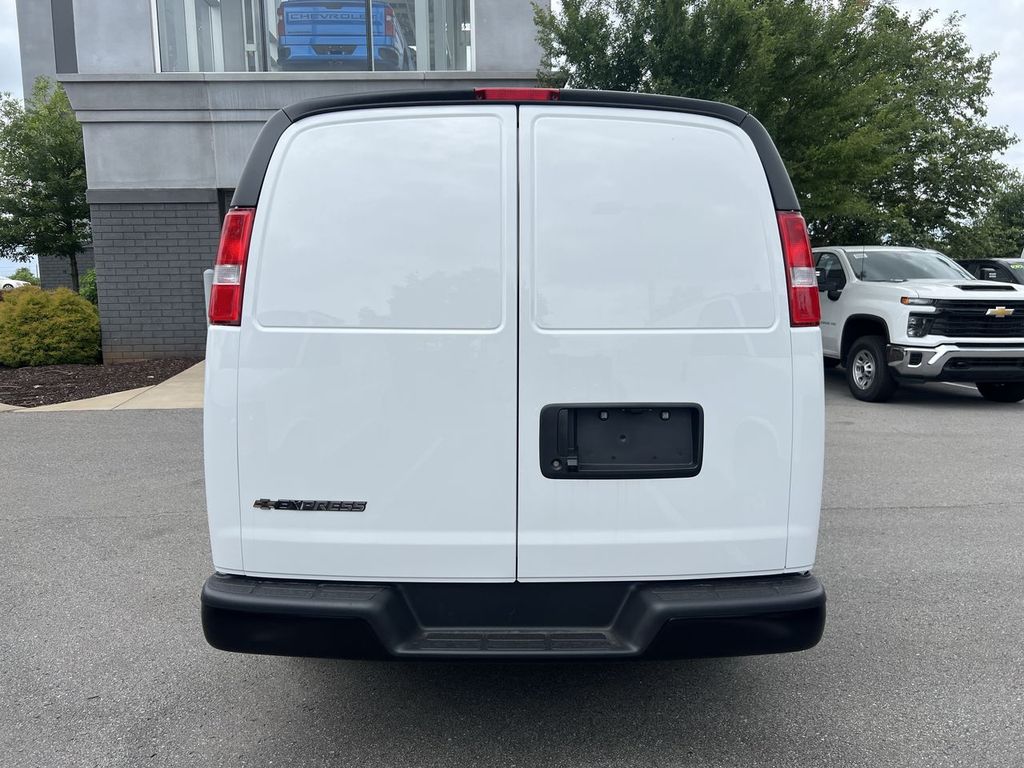2025 Chevrolet Express Cargo Work Van - Photo 5