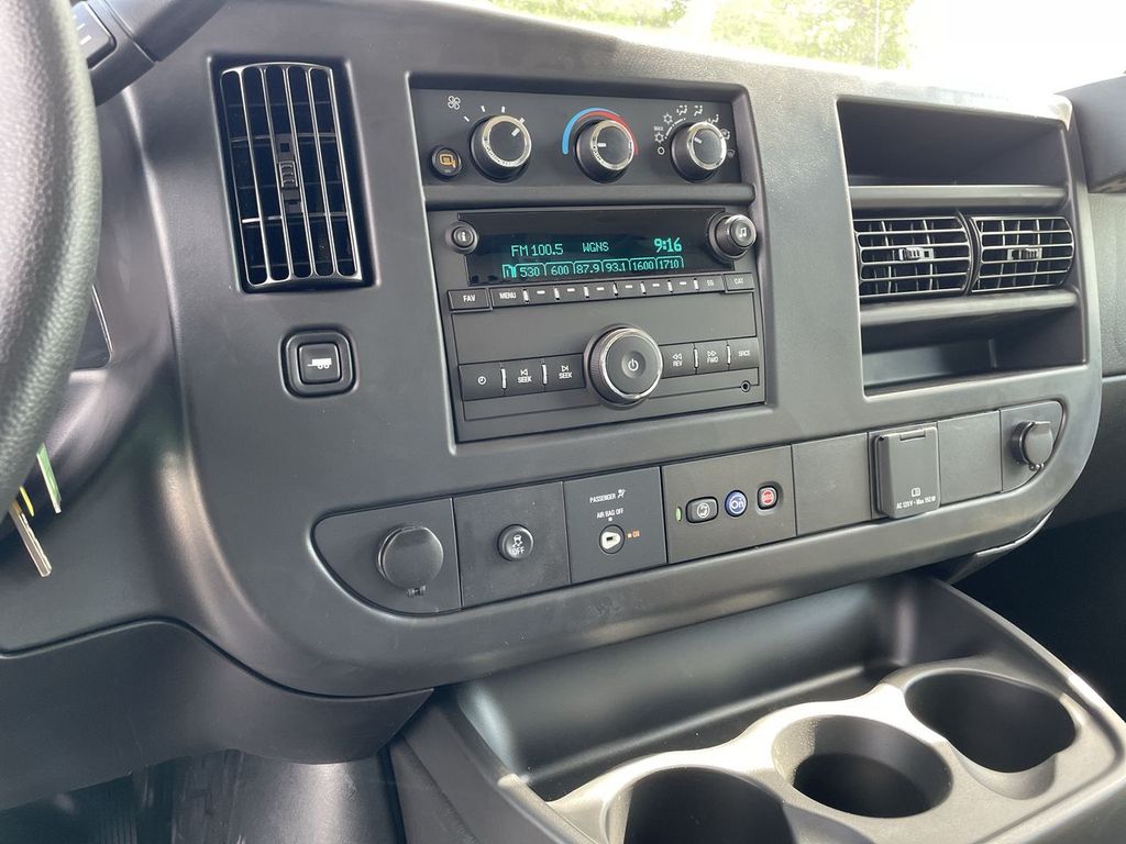 2025 Chevrolet Express Cargo Work Van - Photo 15
