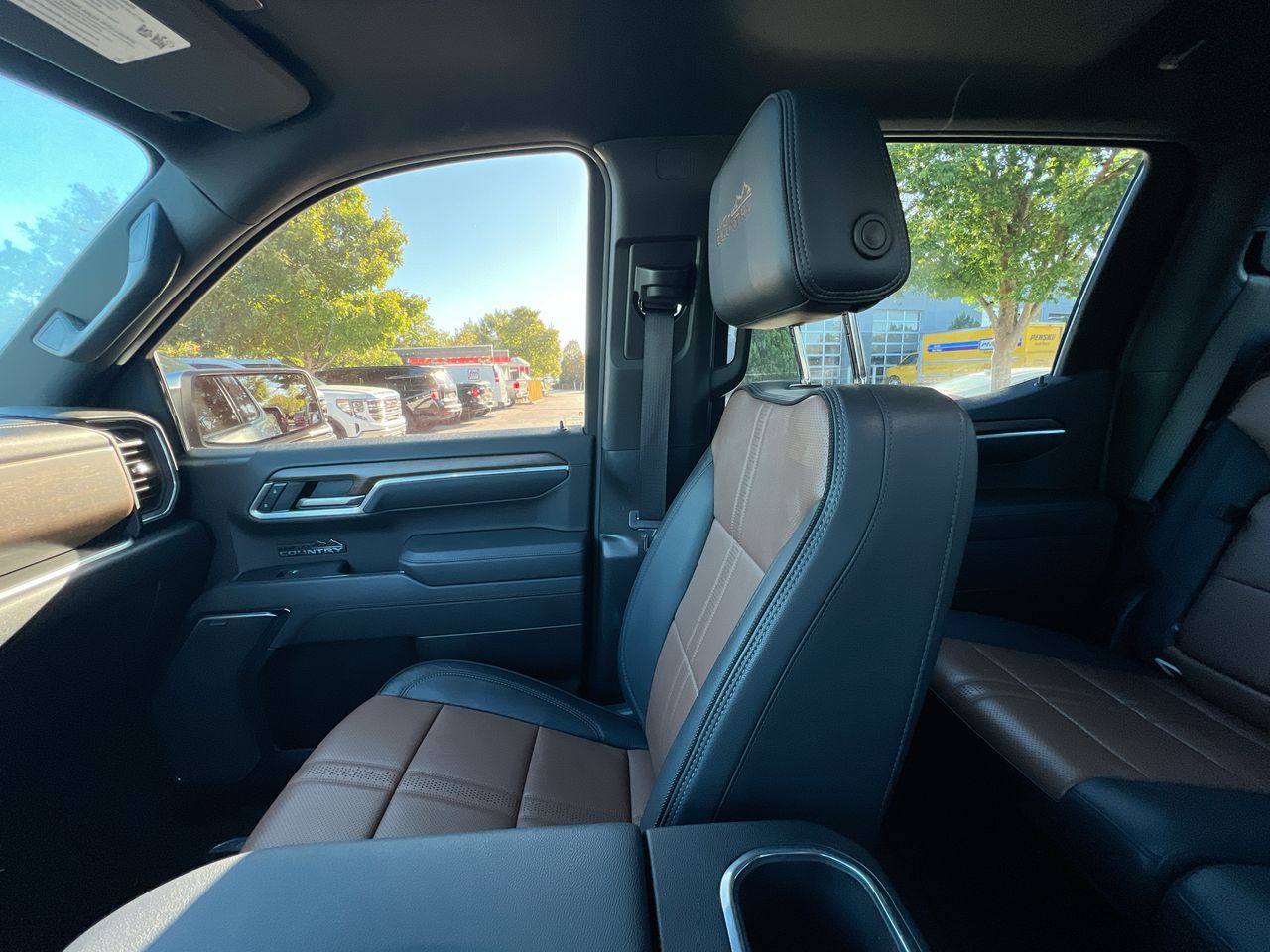 2025 Chevrolet Silverado 1500 High Country - Photo 11