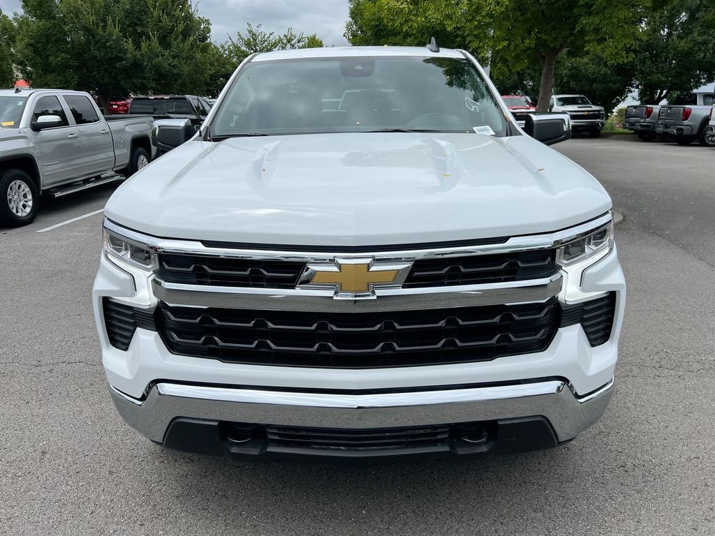 2026 Chevrolet Silverado 1500 LT photo 3