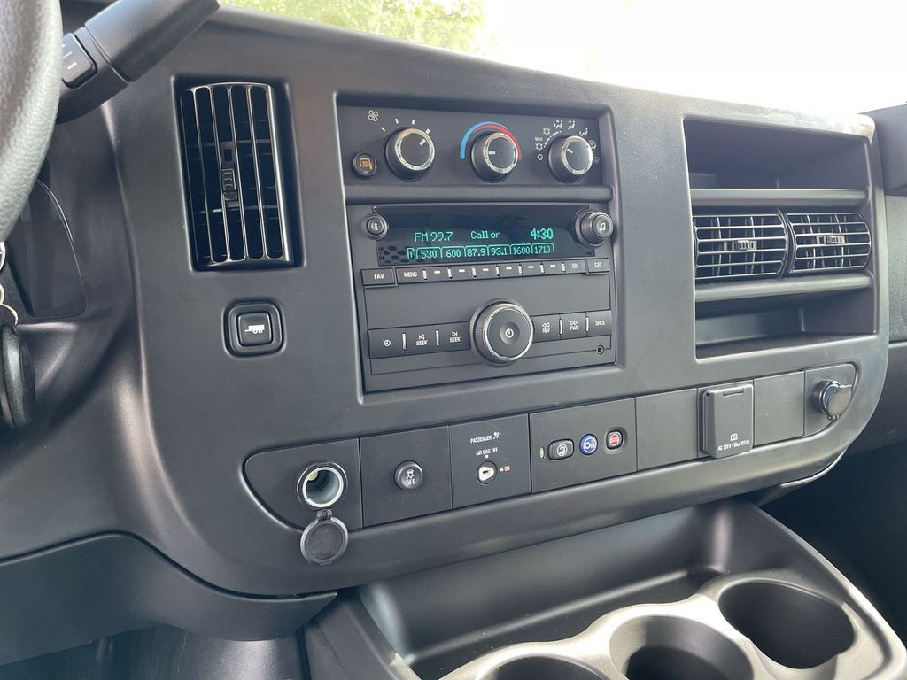 2025 Chevrolet Express Cargo Work Van - Photo 15