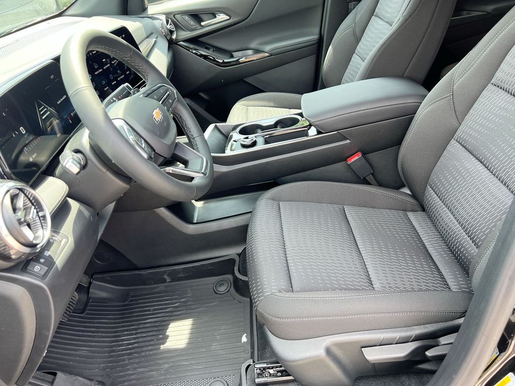 2027 Chevrolet Equinox LT - Photo 14