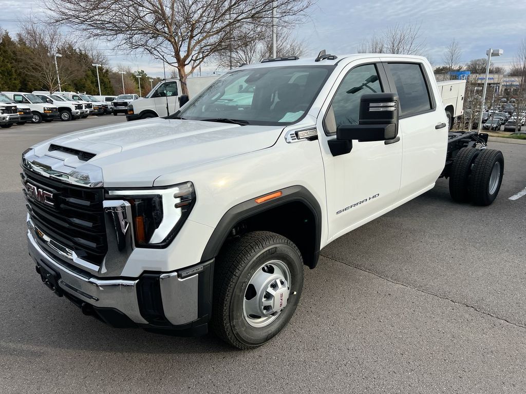 2026 GMC Sierra 3500 Chassis Cab Pro