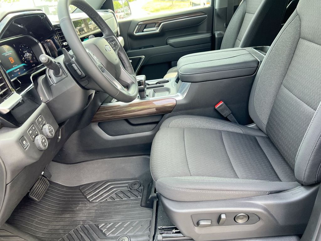 2026 Chevrolet Silverado 1500 RST - Photo 14