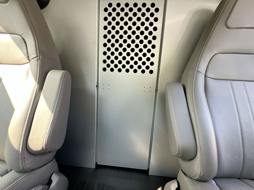 2025 Chevrolet Express Cargo Work Van - Photo 8