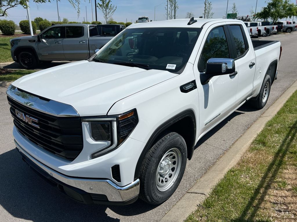 2026 GMC Sierra 2WD Double Cab Standard Box Pro's photo