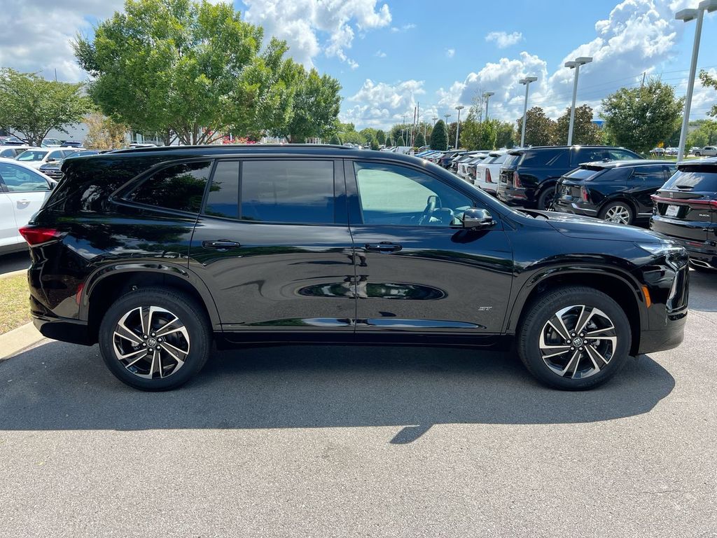 2026 Buick Enclave Sport Touring photo 4
