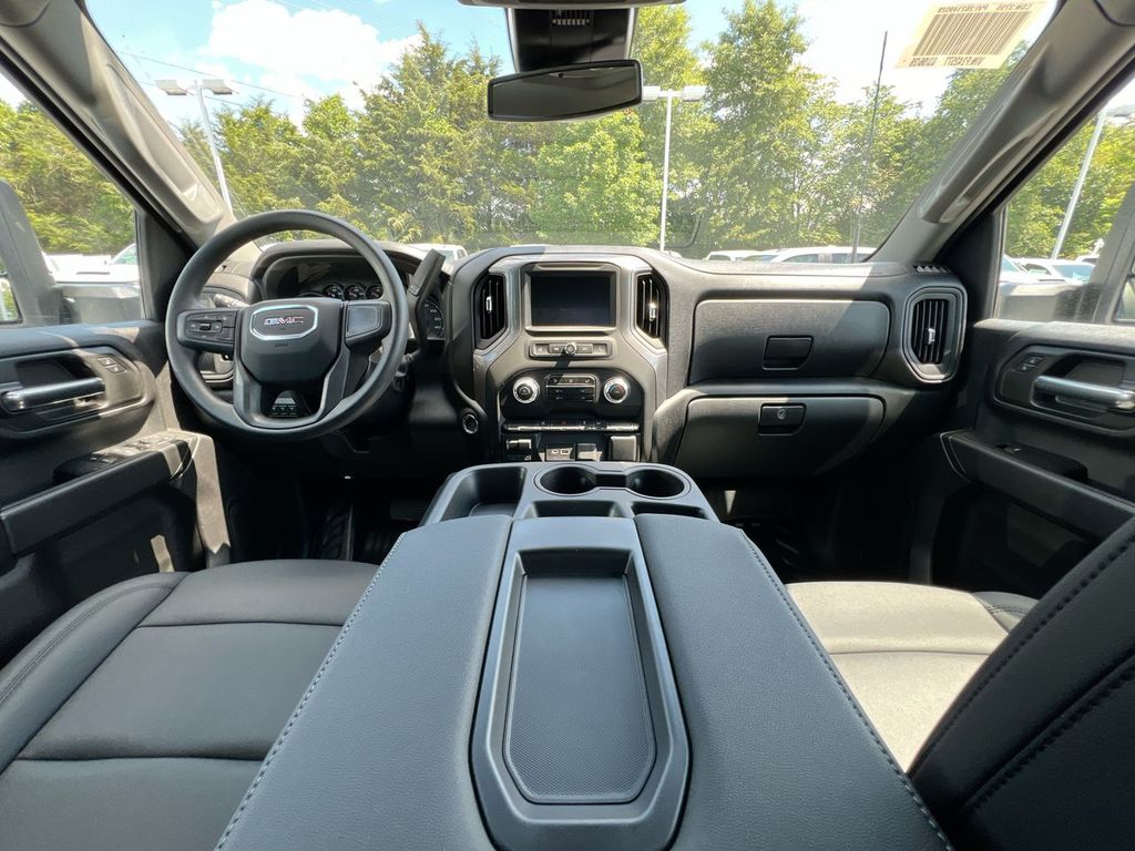 2026 GMC Sierra 2500HD Pro - Photo 10