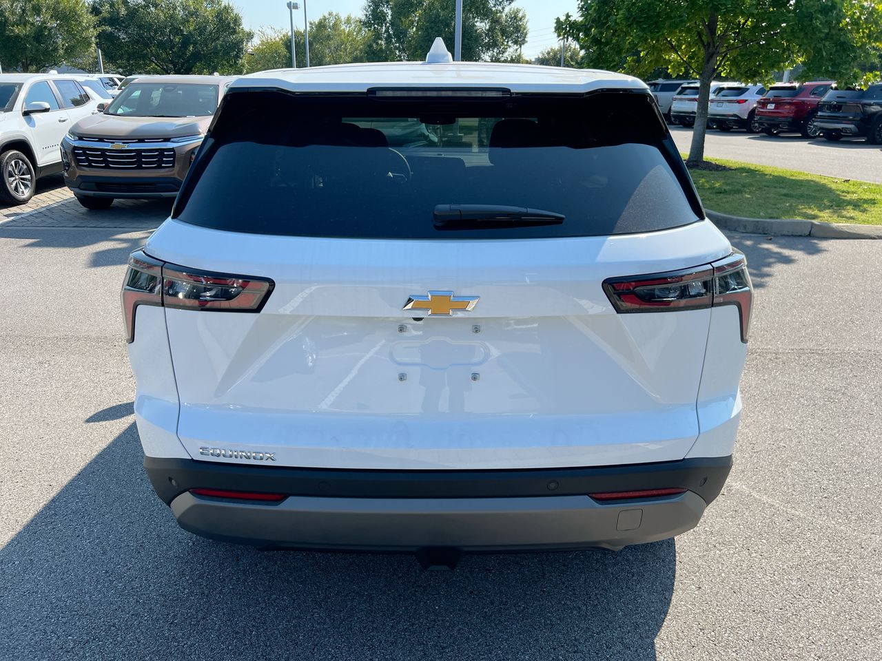 2027 Chevrolet Equinox LT - Photo 9
