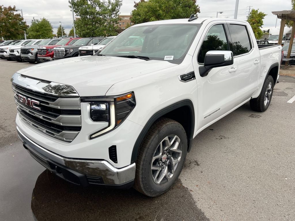 2026 GMC Sierra 1500 SLE's photo
