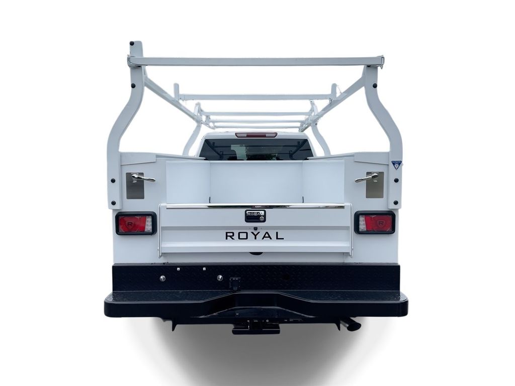 2025 Chevrolet Silverado 2500HD photo 2