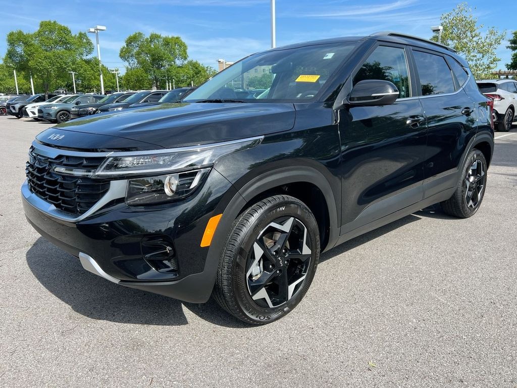 Used 2025 Kia Seltos EX SUV